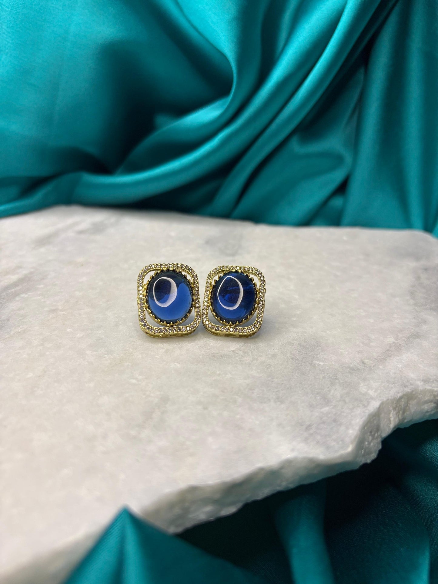 Sparkle Aura Stud Earrings