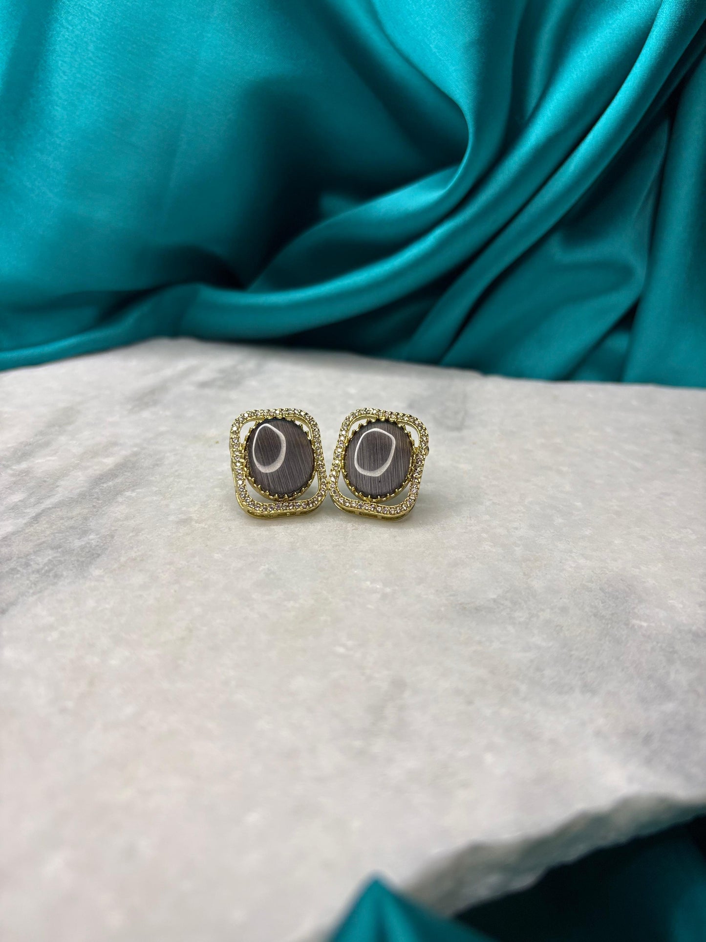 Sparkle Aura Stud Earrings