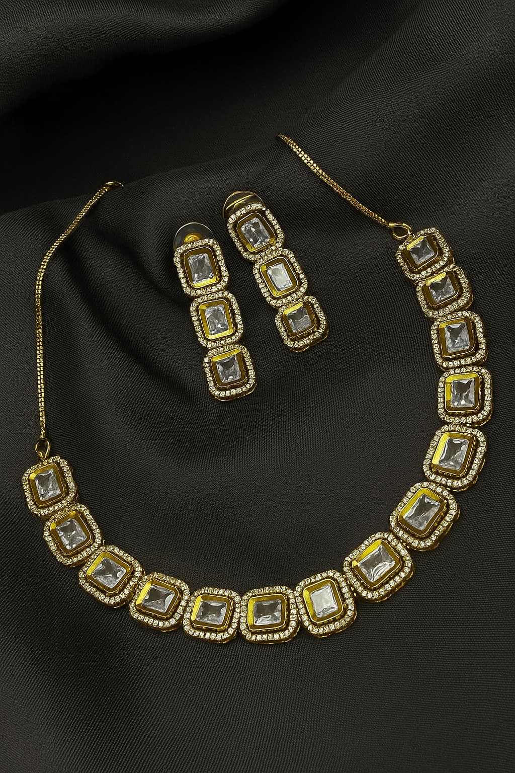 Auric Shine Diamond Necklace Set with Earrings