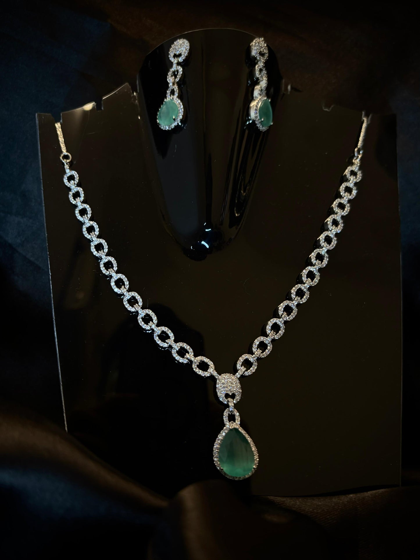 Verdant Charm Diamond Necklace Set with Earrings |